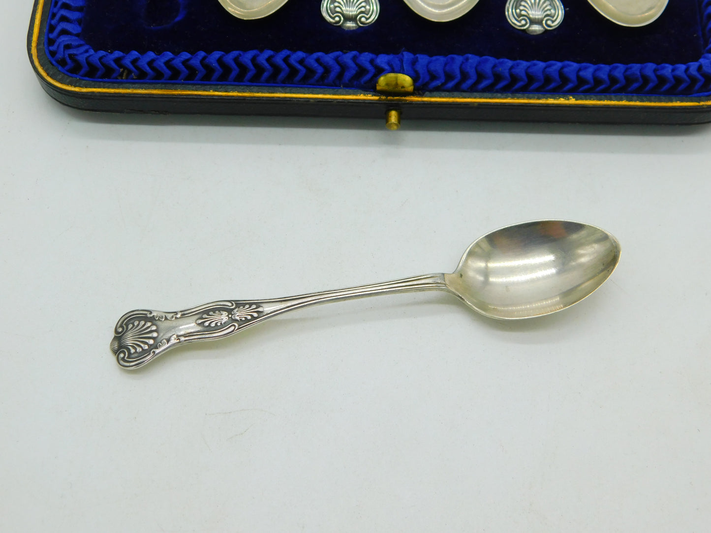 Boxed Set of Sterling Silver Queens Pattern Teaspoons 1915 Antique Birmingham