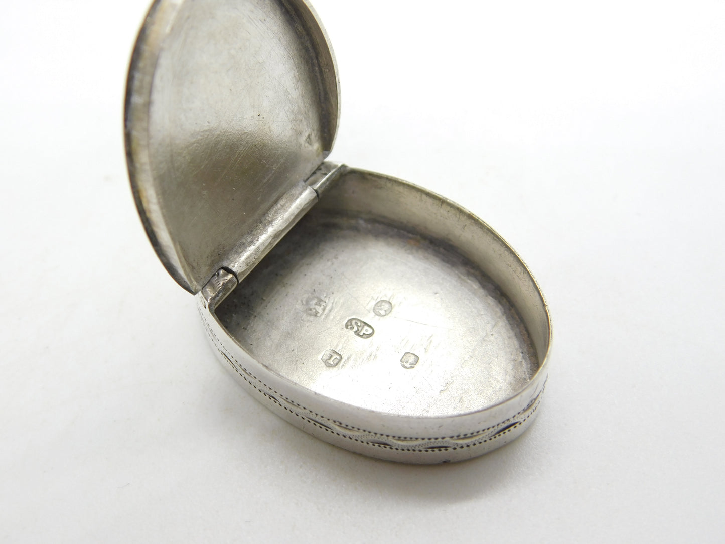 George III Sterling Silver Oval Form Pill or Patch Box Antique 1791 Birmingham