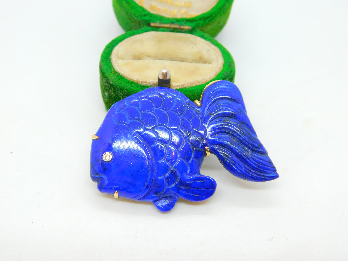 14ct Yellow Gold, Carved Lapis Lazuli & Diamond Fish Brooch Vintage c1980