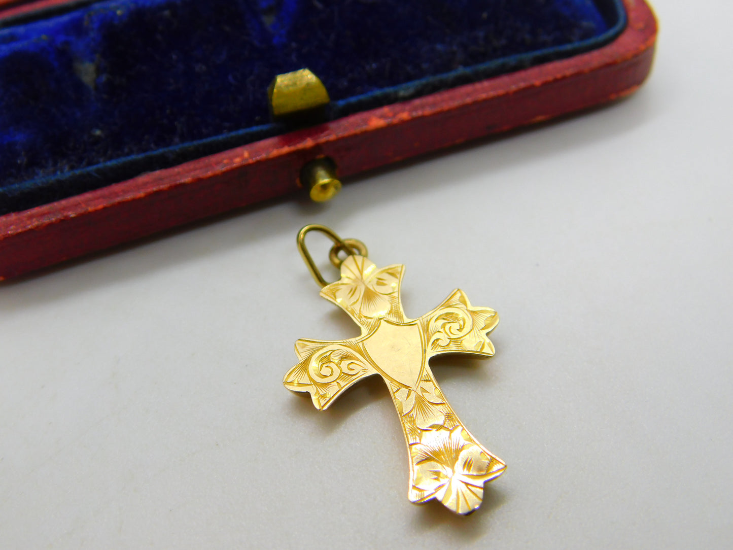 Edwardian 9ct Yellow Gold Floral Pattern Cross Pendant 1904 Birmingham Antique