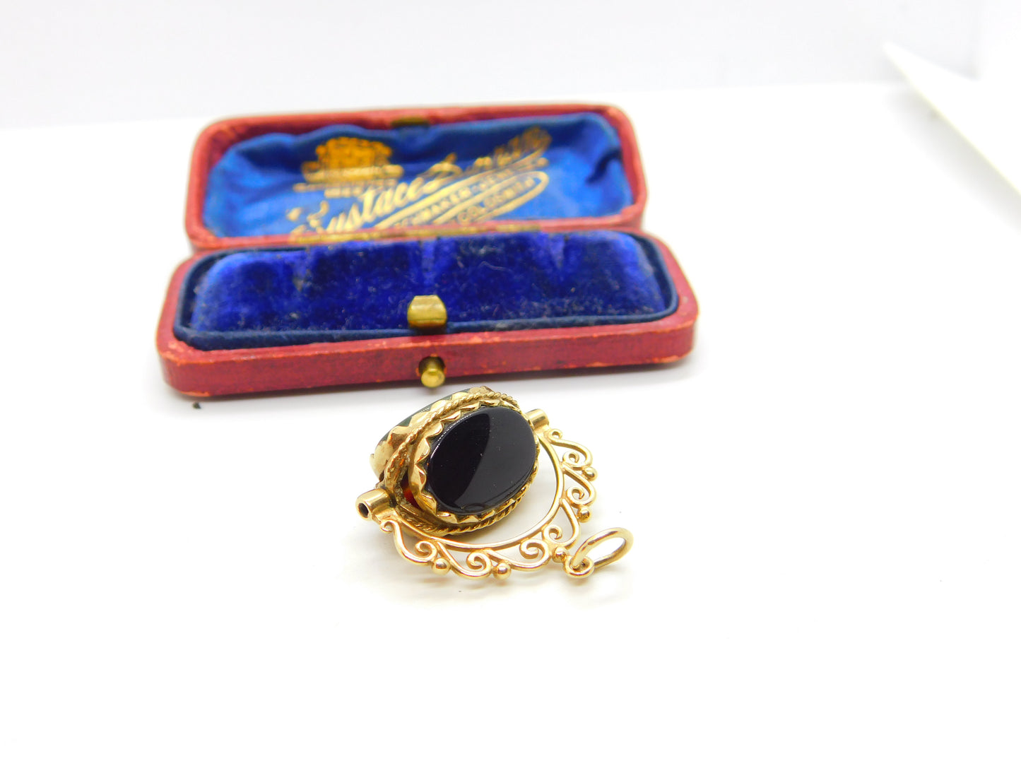 9ct Yellow Gold, Bloodstone, Carnelian, Onyx Victorian Style Spinner Pendant