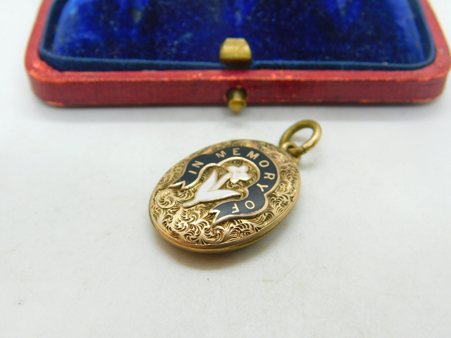 Victorian 9ct Gold & Enamel 'In Memory Of' Watercolour Miniature Locket Antique