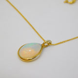 14ct Yellow Gold & Gilt Set Cabochon Opal Pendant Necklace Vintage c1970