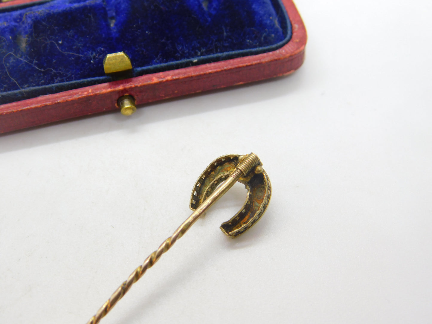 15ct Yellow Gold & Seed Pearl Set Horseshoe Good Luck Stick Pin c1890 Victorian