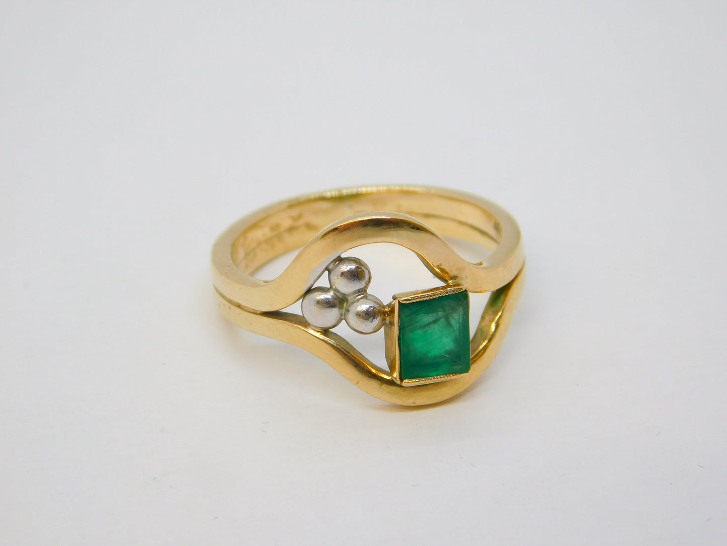 9ct Yellow Gold, 0.5ct Baguette Cut Emerald Modernist Dress Ring Vintage 1979