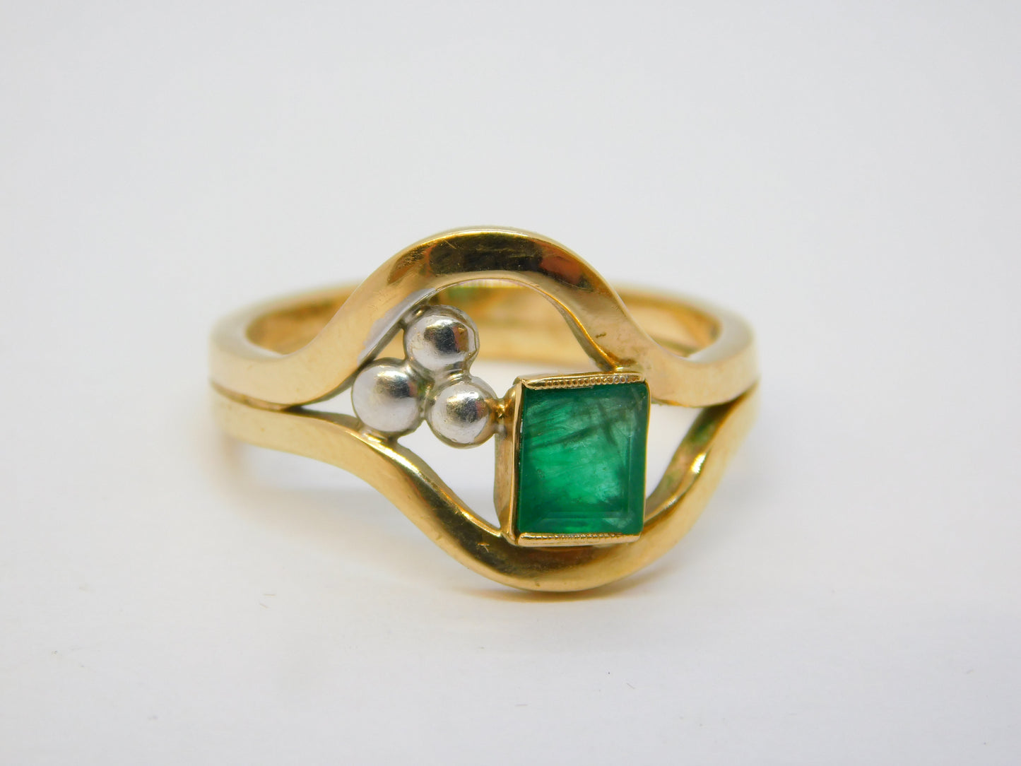 9ct Yellow Gold, 0.5ct Baguette Cut Emerald Modernist Dress Ring Vintage 1979