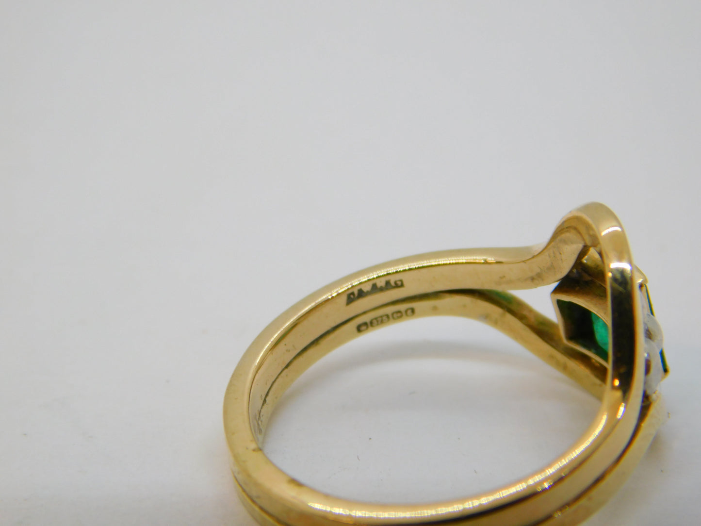 9ct Yellow Gold, 0.5ct Baguette Cut Emerald Modernist Dress Ring Vintage 1979