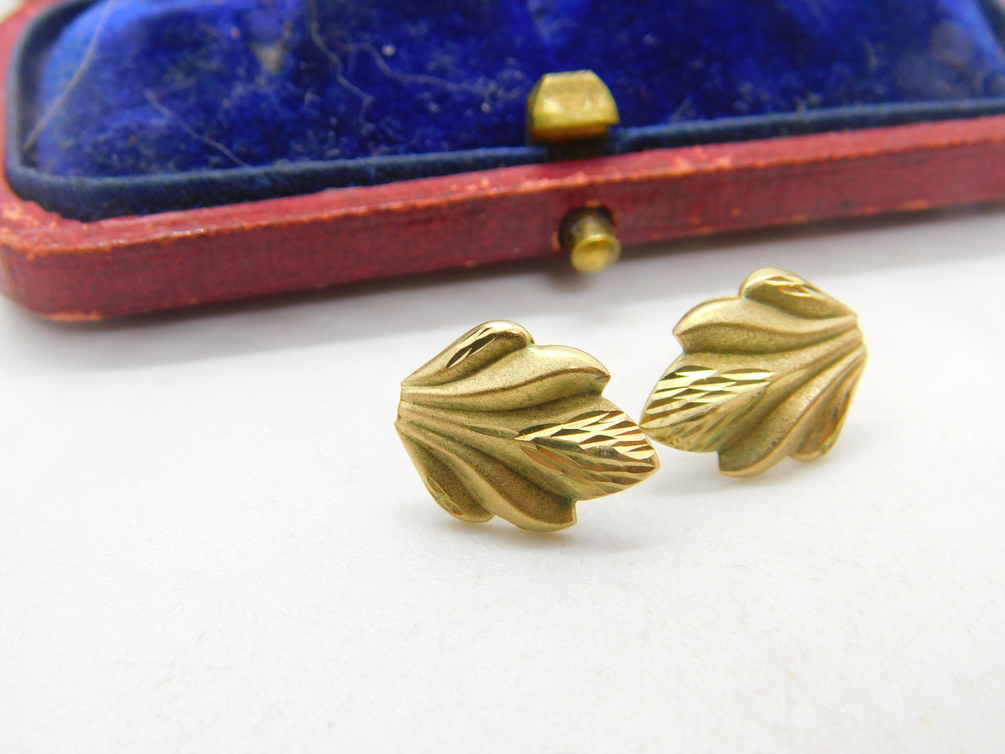 9ct Yellow Gold Leaf Form Stud Earrings Vintage c1970