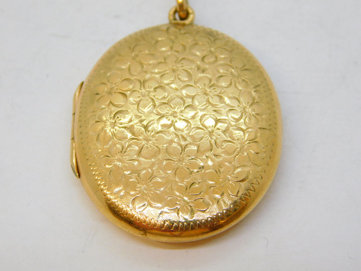 9ct Yellow Gold Floral Pattern Sweetheart Locket Pendant Vintage 1994 Birmingham