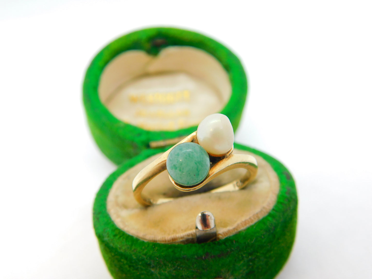 10ct Yellow Gold, Jade & Pearl Toi et Moi Crossover Ring Vintage c1970