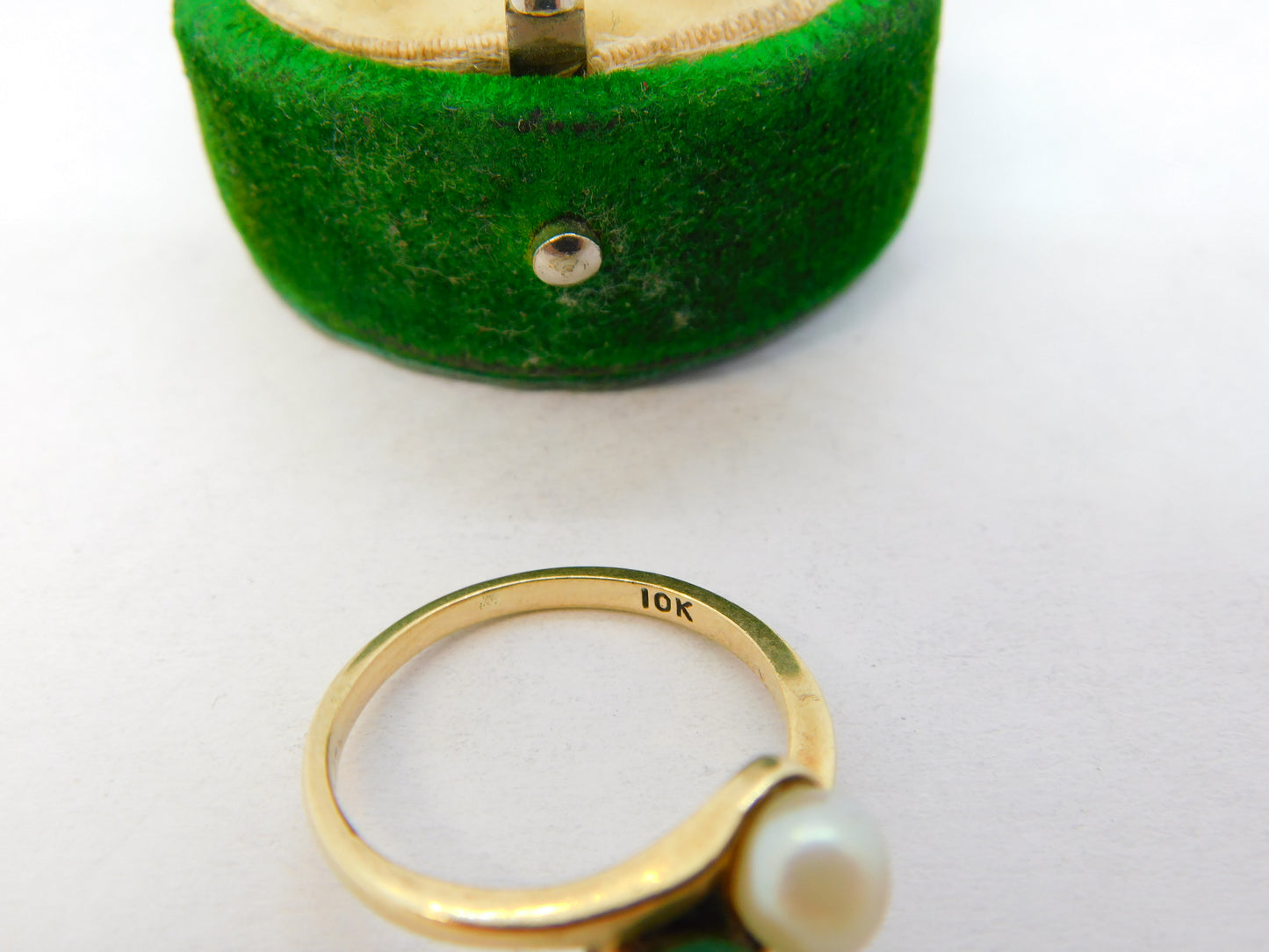 10ct Yellow Gold, Jade & Pearl Toi et Moi Crossover Ring Vintage c1970