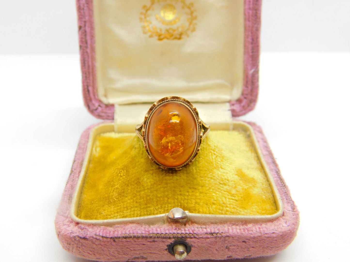 9ct Yellow Gold Cabochon Pressed Amber Signet Ring 1970 Birmingham Vintage