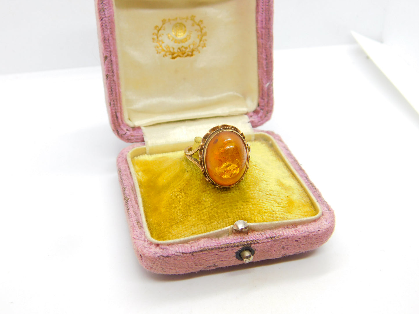 9ct Yellow Gold Cabochon Pressed Amber Signet Ring 1970 Birmingham Vintage