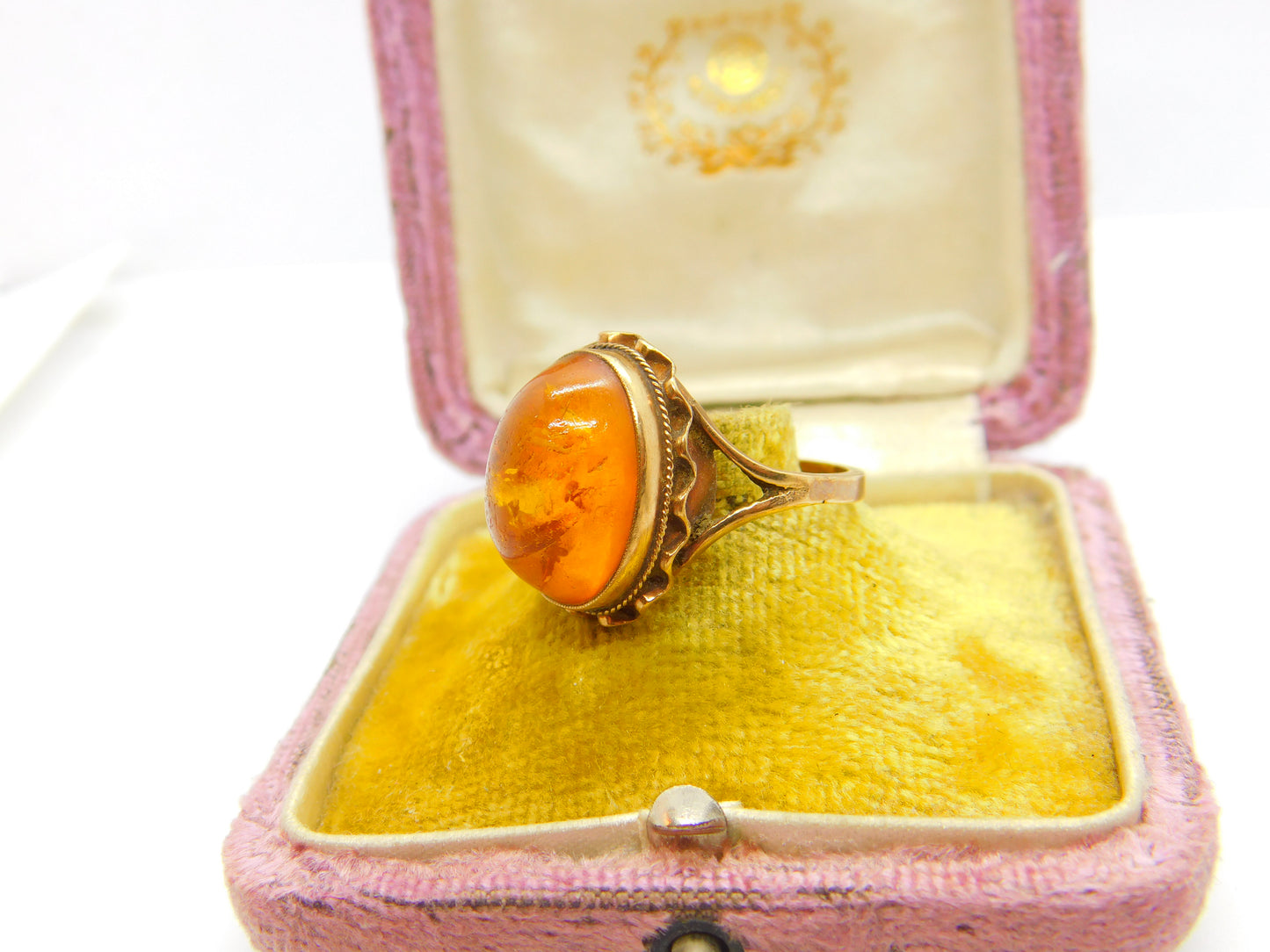 9ct Yellow Gold Cabochon Pressed Amber Signet Ring 1970 Birmingham Vintage