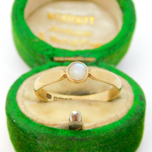 Scottish 9ct Gold & Moonstone Dress Ring by Sidney Beddall Vintage 1978 Edinburgh