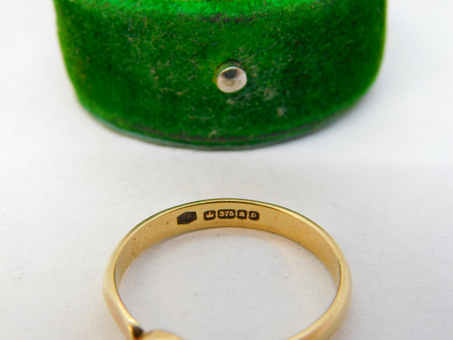Scottish 9ct Gold & Moonstone Dress Ring by Sidney Beddall Vintage 1978 Edinburgh