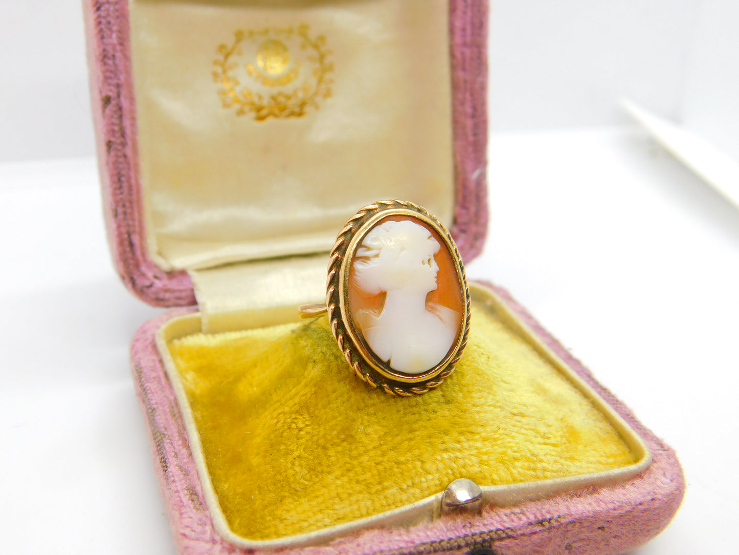 Victorian 9ct Yellow Gold Carved Shell Cameo Cocktail Ring c1880 Antique