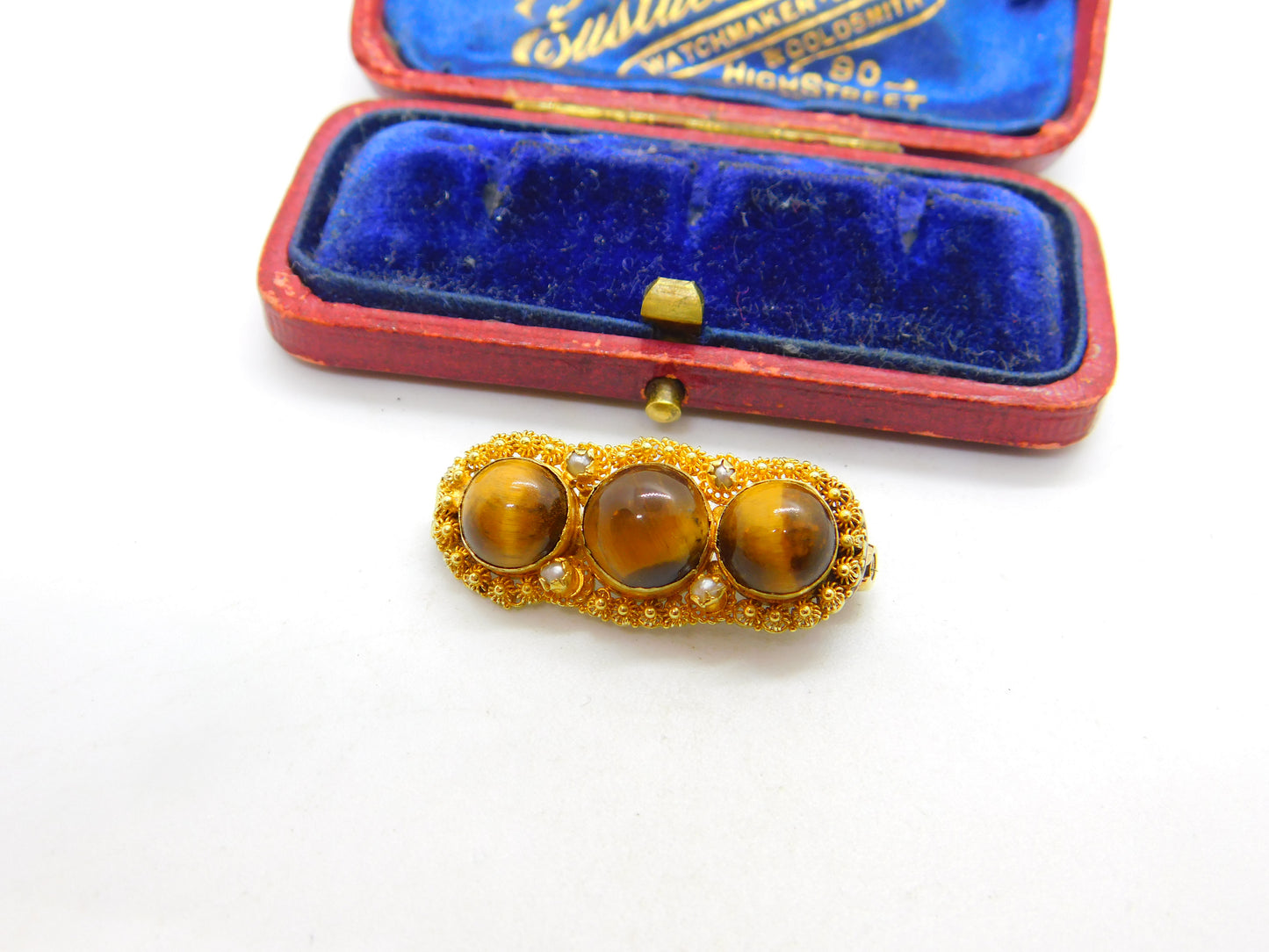 Victorian 22ct Gold Cannetille Tiger's Eye & Seed Pearl Sweetheart Brooch c1840