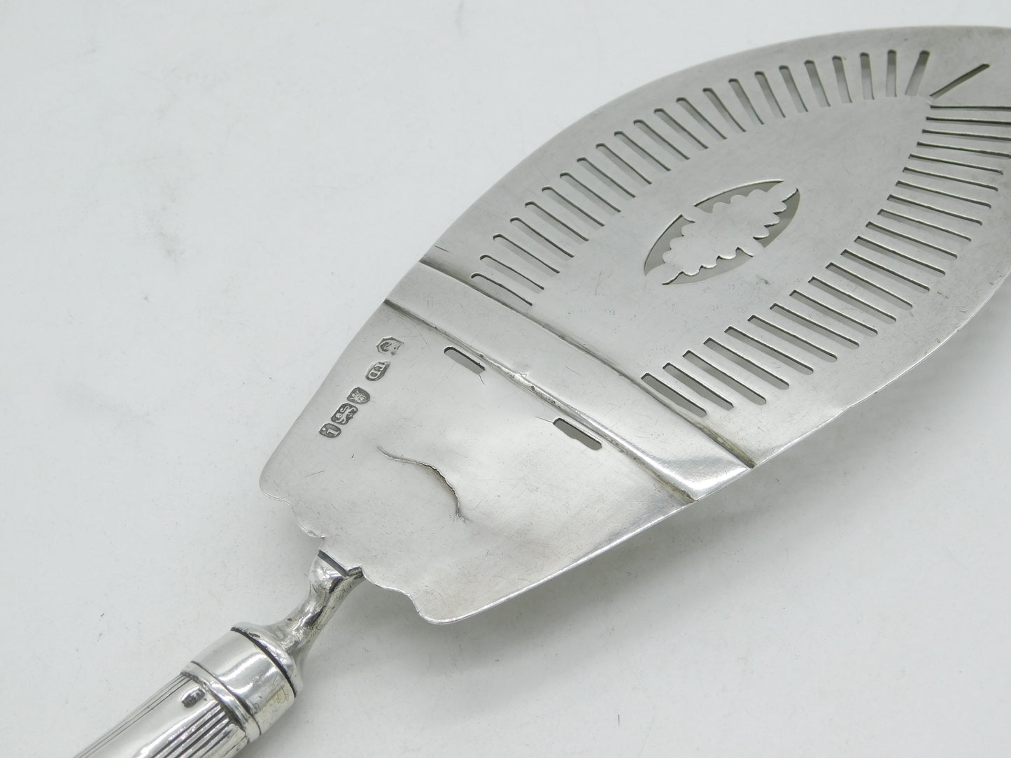 George III Sterling Silver Floral Pattern Fish Slice Antique 1784 London