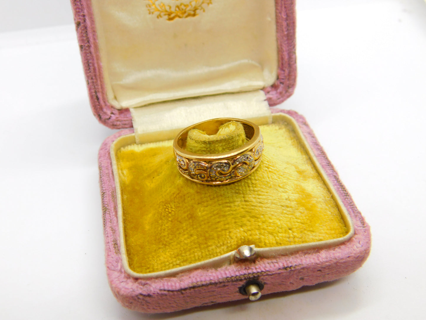 9ct Yellow Gold Floral Pattern 0.1ct Diamond Set Band Ring Vintage c1970