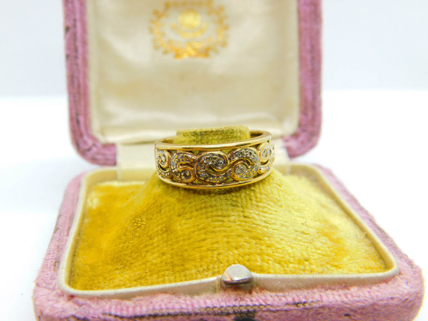 9ct Yellow Gold Floral Pattern 0.1ct Diamond Set Band Ring Vintage c1970