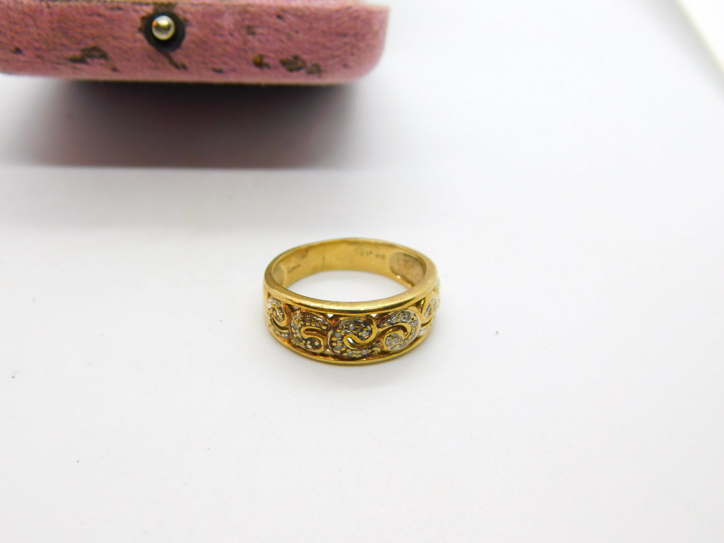 9ct Yellow Gold Floral Pattern 0.1ct Diamond Set Band Ring Vintage c1970