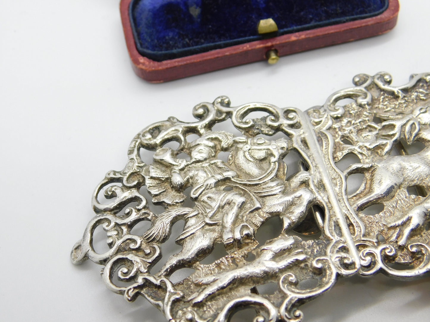 Edwardian Sterling Silver Medieval Hunting Scene Nurses Buckle 1903 Birmingham