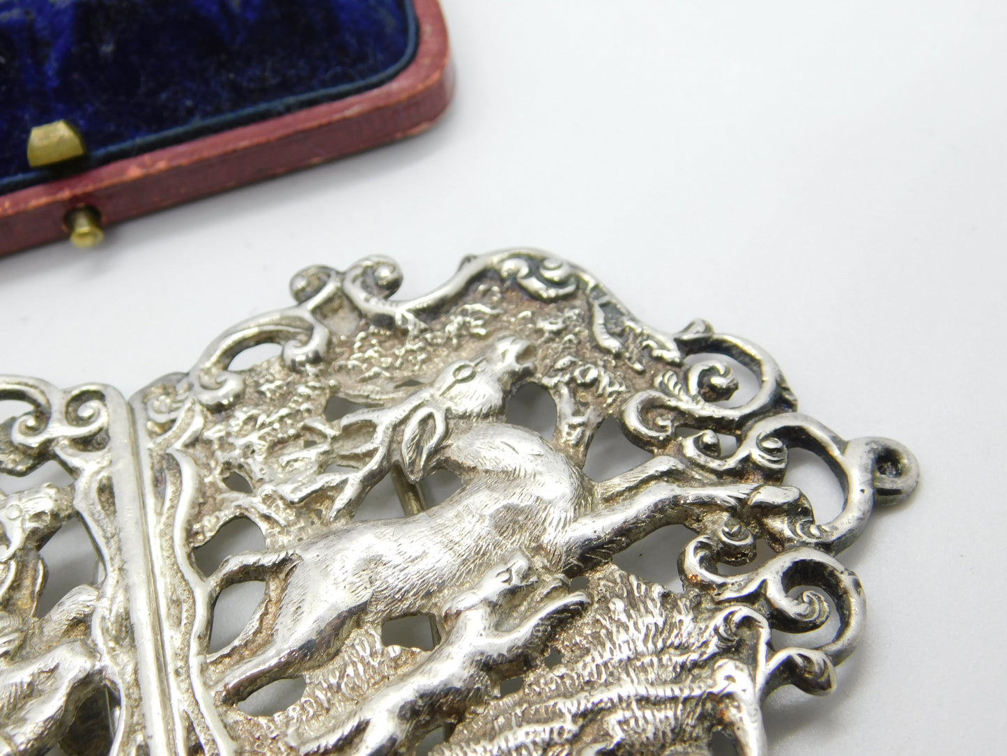 Edwardian Sterling Silver Medieval Hunting Scene Nurses Buckle 1903 Birmingham