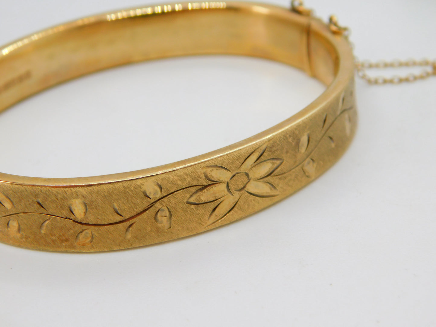 9ct Yellow Gold Floral Pattern Bangle Bracelet Vintage 1972 Birmingham