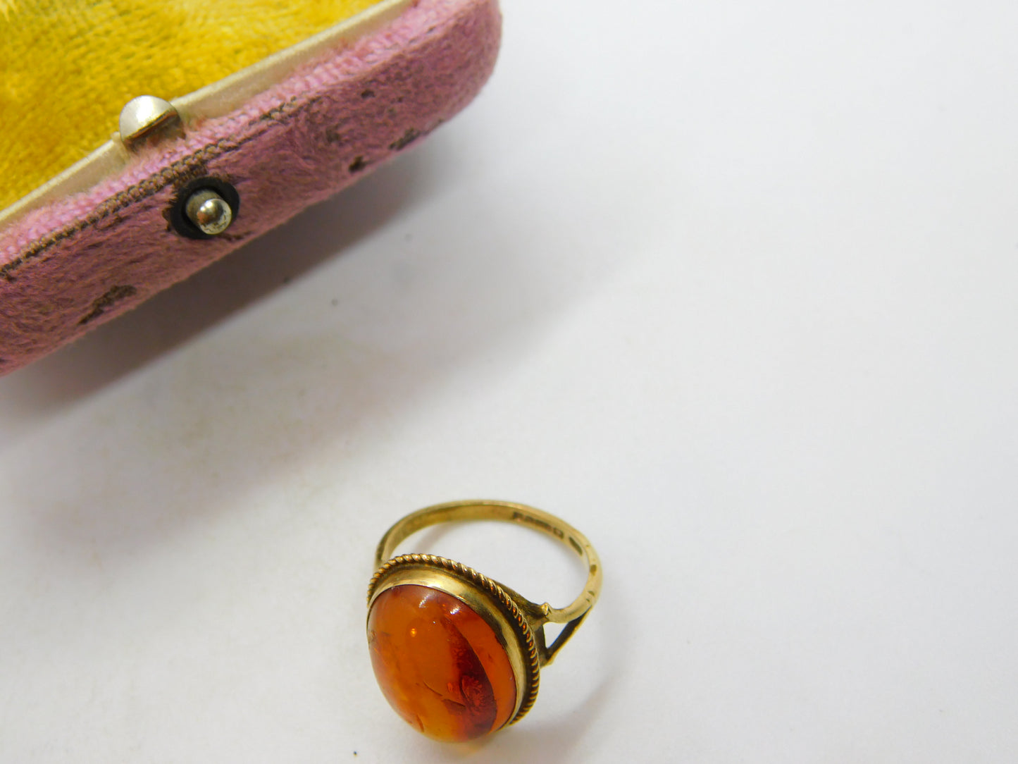 9ct Yellow Gold Cabochon Baltic Amber Signet Ring 1978 Birmingham Vintage