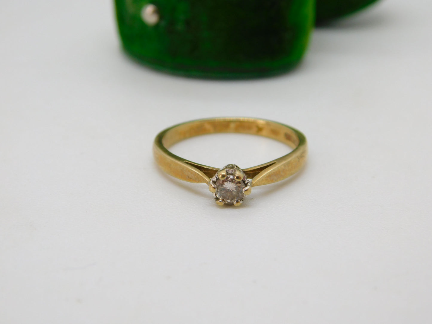 9ct Yellow Gold & 0.15ct Diamond Solitaire Ring Vintage c1970 London