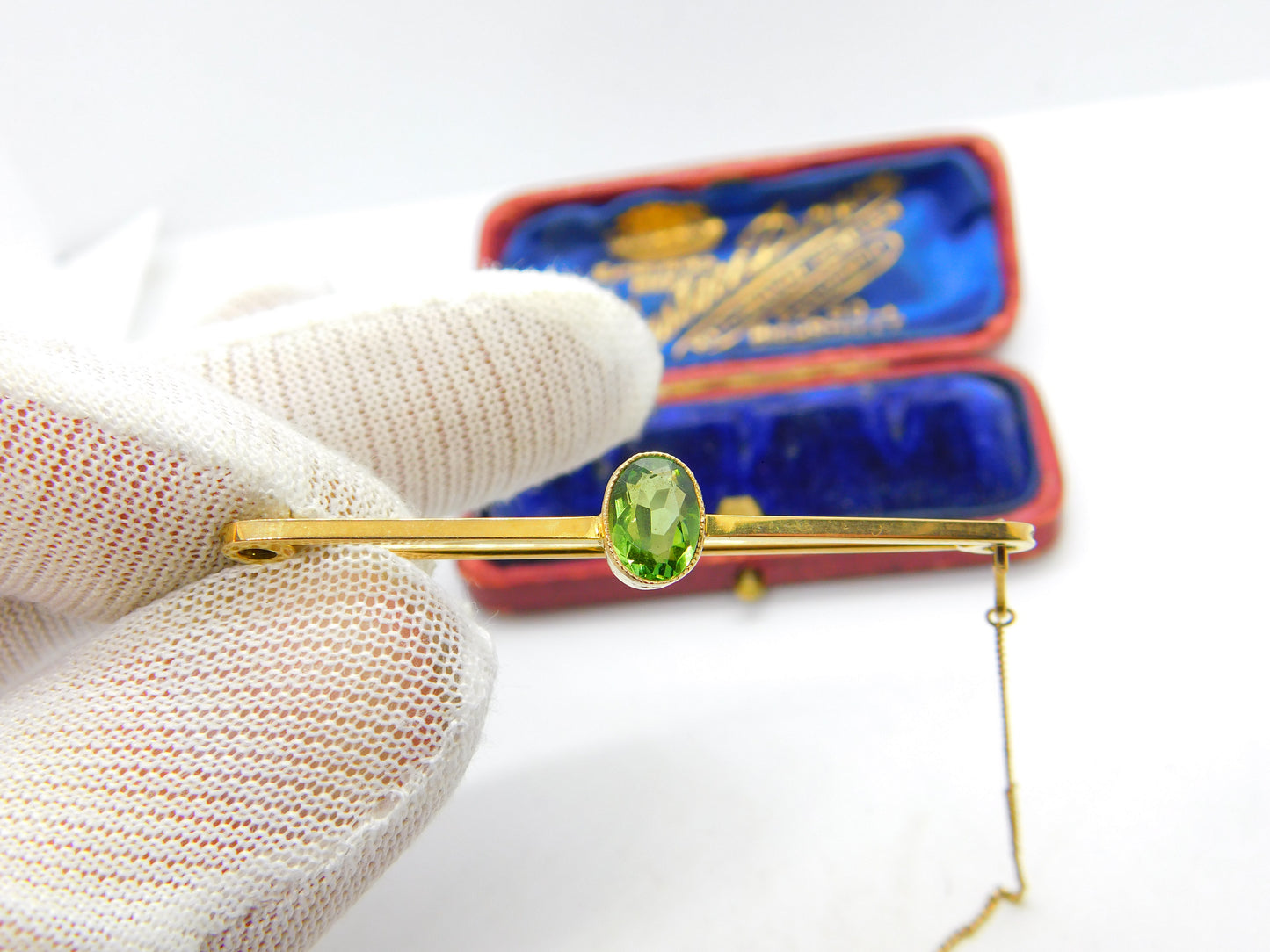 Edwardian 9ct Yellow Gold Faceted Peridot Set Bar Brooch Antique c1910