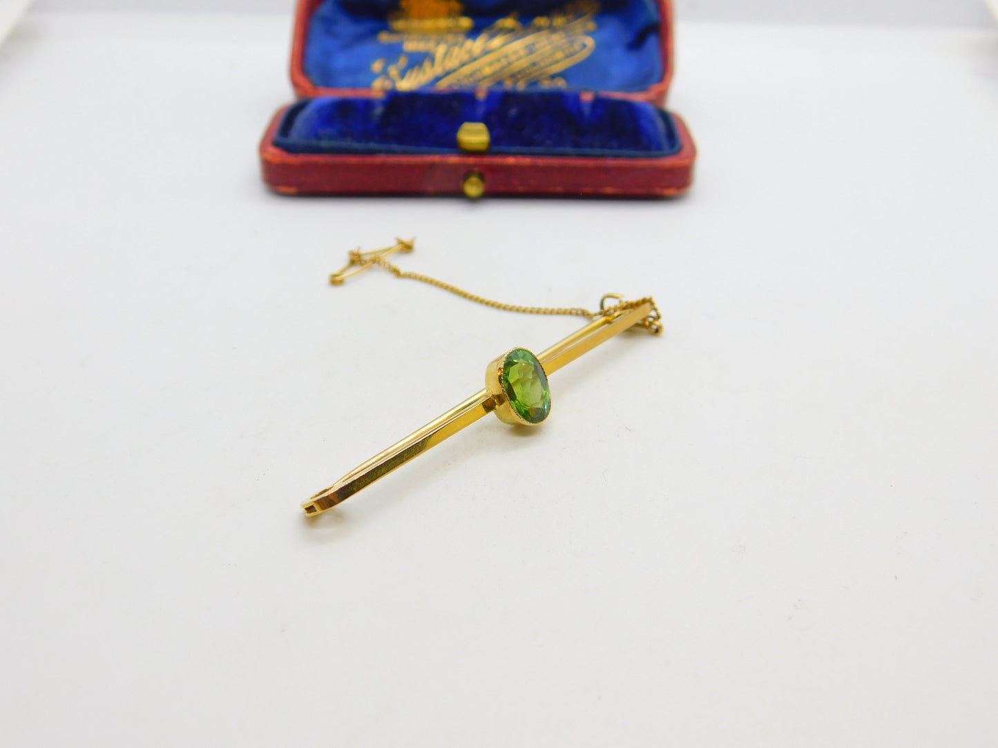 Edwardian 9ct Yellow Gold Faceted Peridot Set Bar Brooch Antique c1910