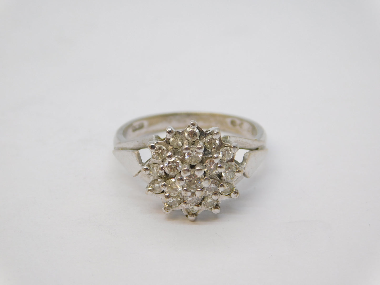 18ct White Gold 18-Stone Diamond Floral Cluster Ring Vintage 1975 London