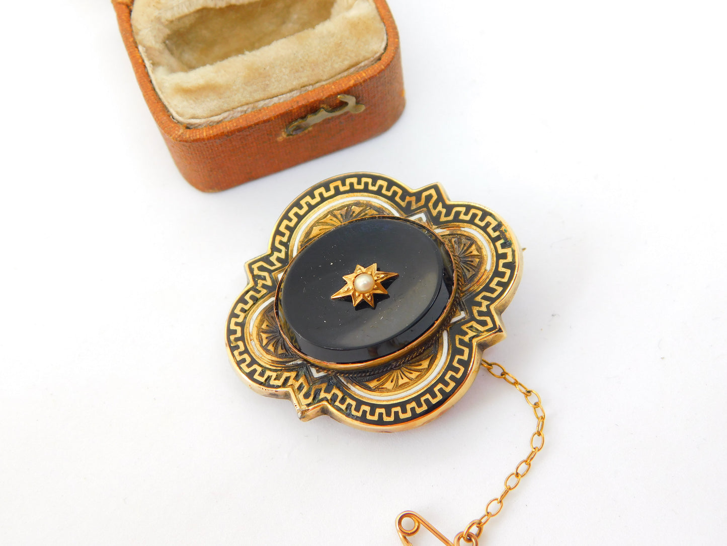 Victorian 18ct Gold, Onyx, Enamel & Seed Pearl Trefoil Mourning Brooch Antique 1887