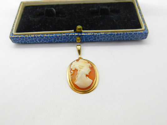 14ct Yellow Gold & Carved Shell Cameo Classical Lady Pendant Vintage c1970