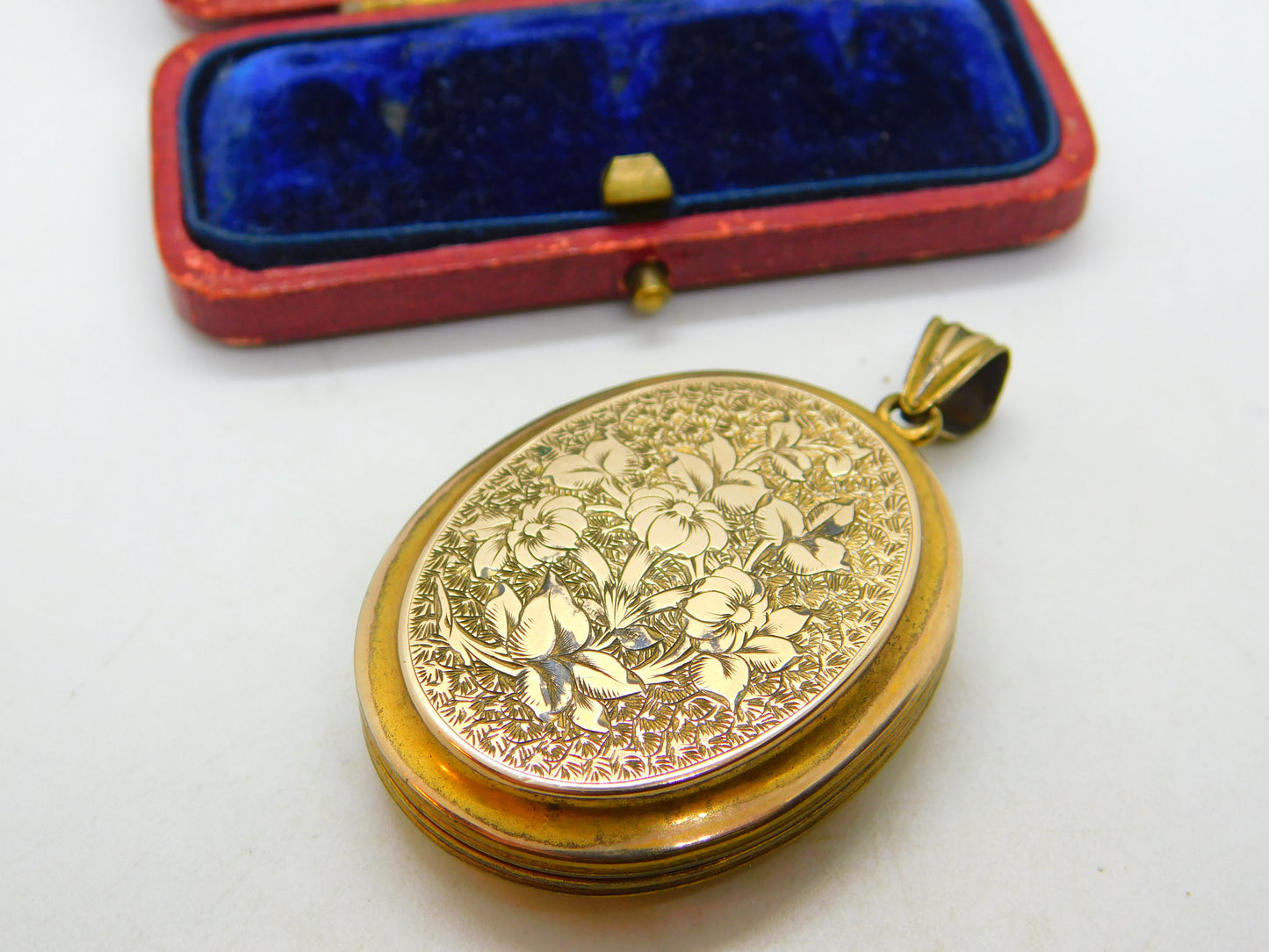 Large Victorian 9ct Yellow Gold Back & Forget-Me-Not Front Floral Locket Antique c1890