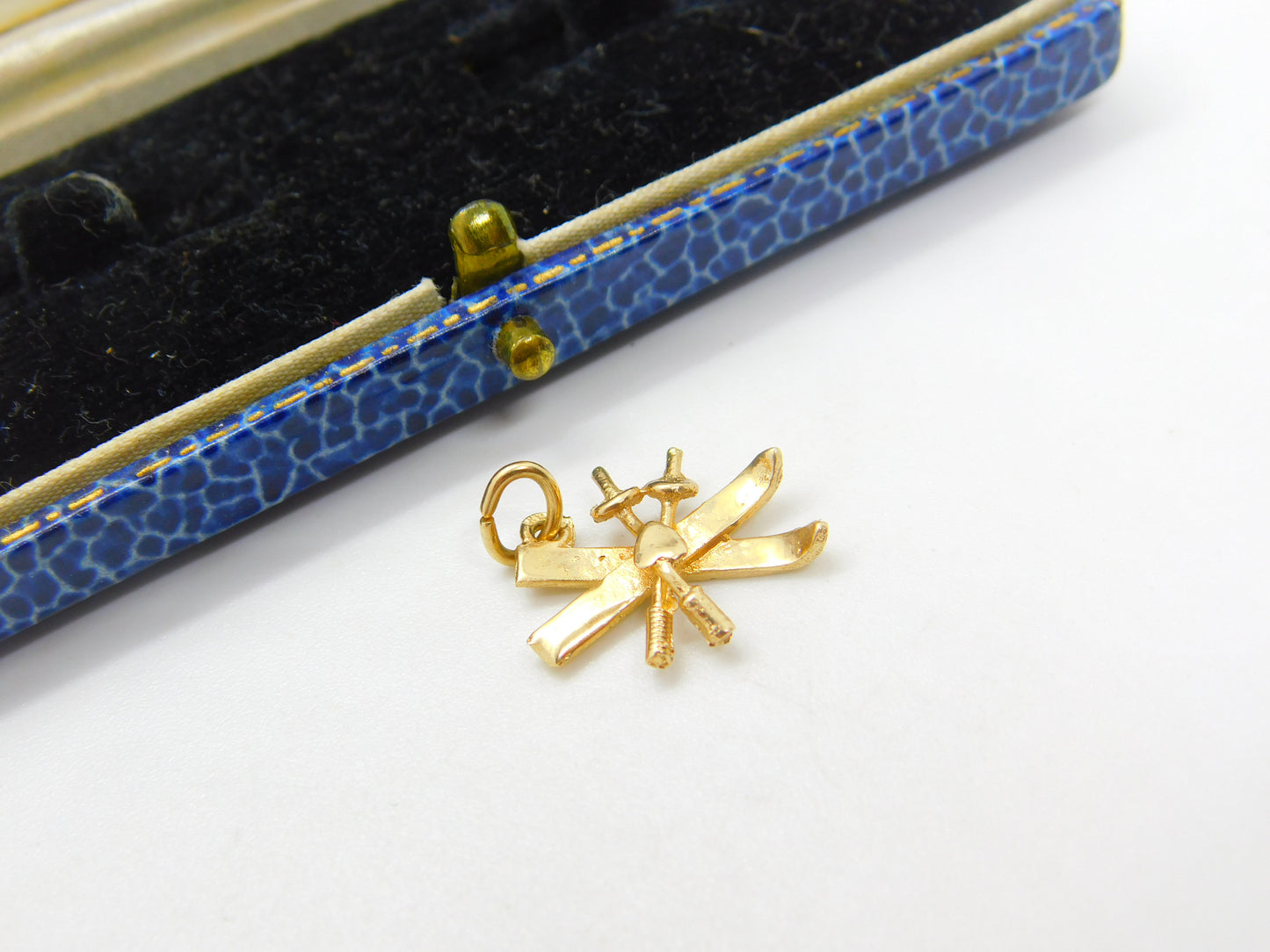 14ct Yellow Gold Skiing Skis & Poles Charm Pendant Vintage c1970