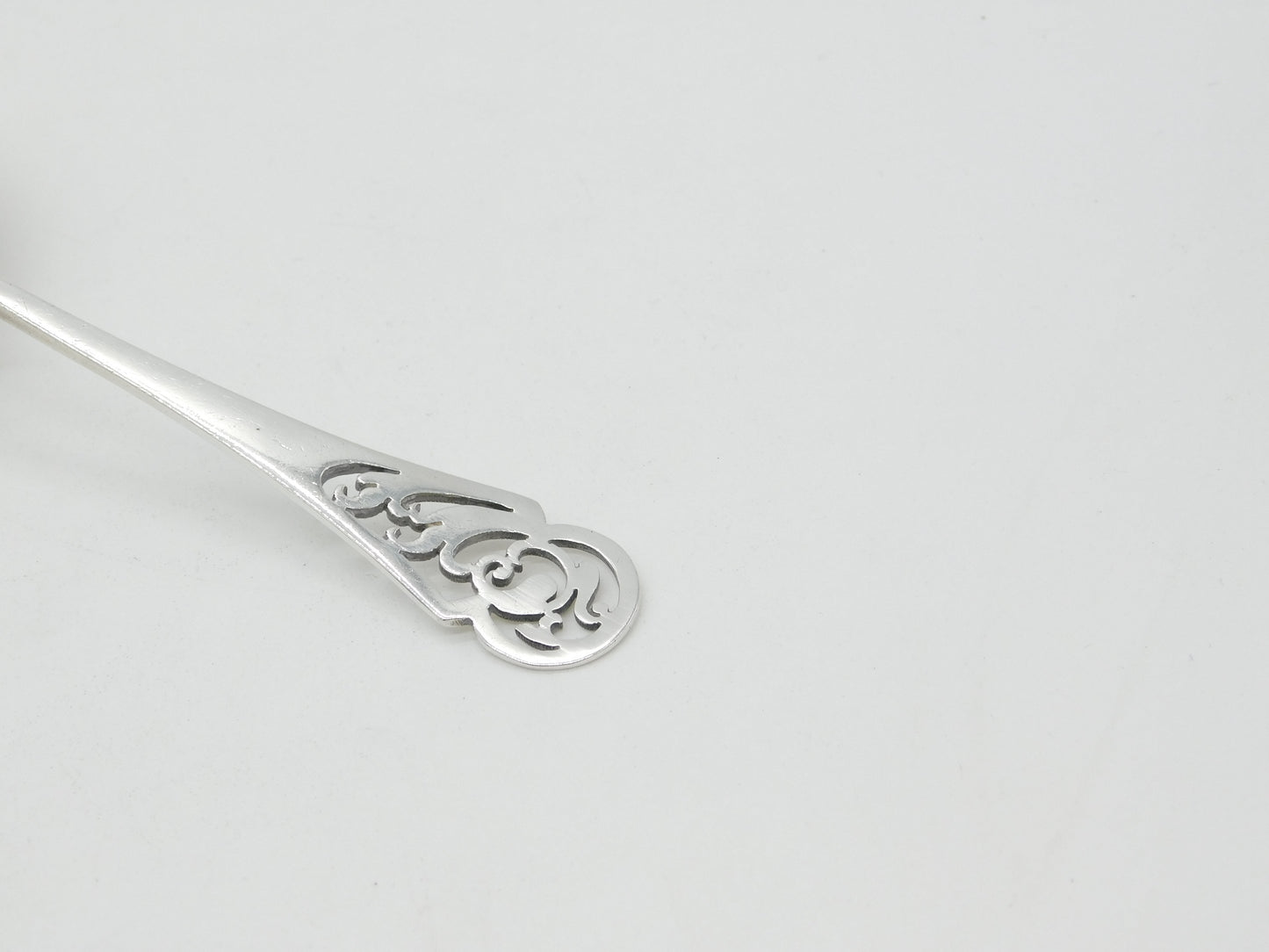 Sterling Silver Floral Pattern Handle Tea Strainer 1943 Antique Art Deco