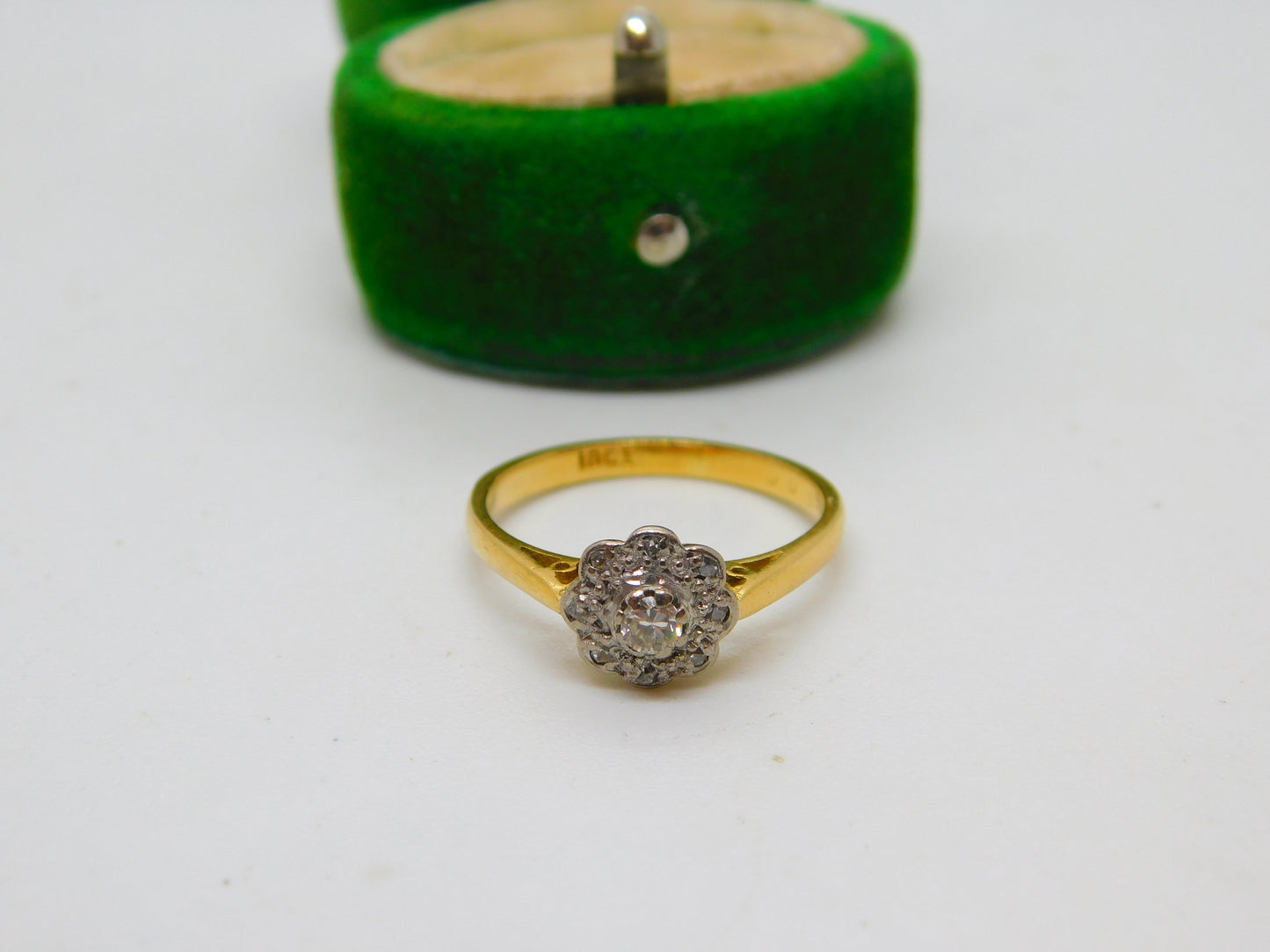 Victorian 18ct Yellow Gold Old Cut Diamond Daisy Flower Ring Antique c1890