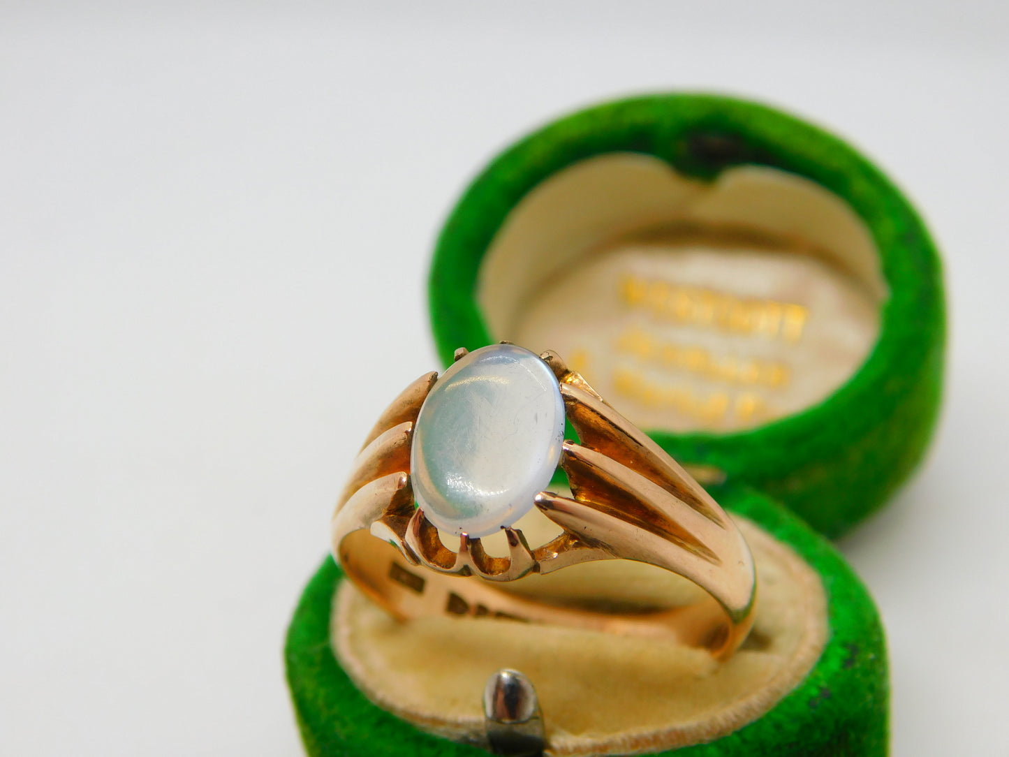 9ct Yellow Gold Cabochon Moonstone Signet Ring Antique 1911 Chester Art Deco