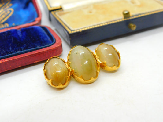 Victorian 18ct Yellow Gold & Triple Cabochon Cats Eye Brooch Antique c1860