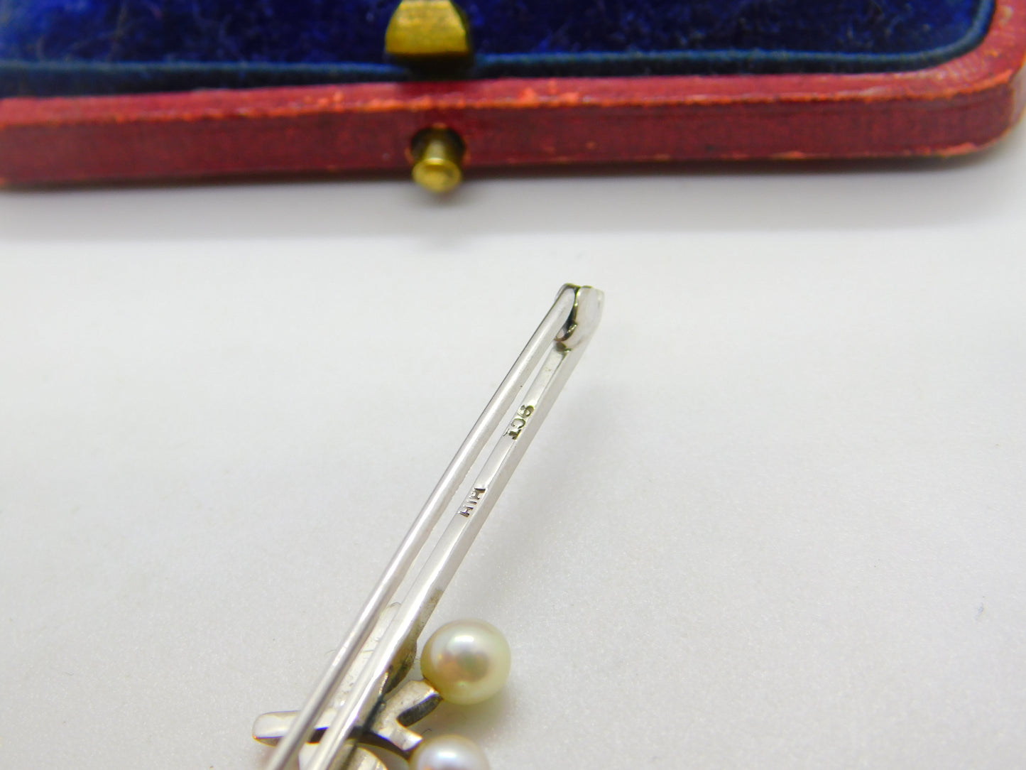 9ct White Gold & Pearl Set Spring Flower Bar Brooch Antique c1920 Art Deco