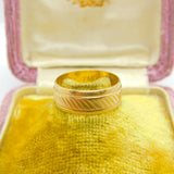 9ct Yellow Gold Modernist Line Pattern Band Ring Vintage c1970 Birmingham