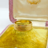 9ct Yellow Gold Modernist Line Pattern Band Ring Vintage c1970 Birmingham