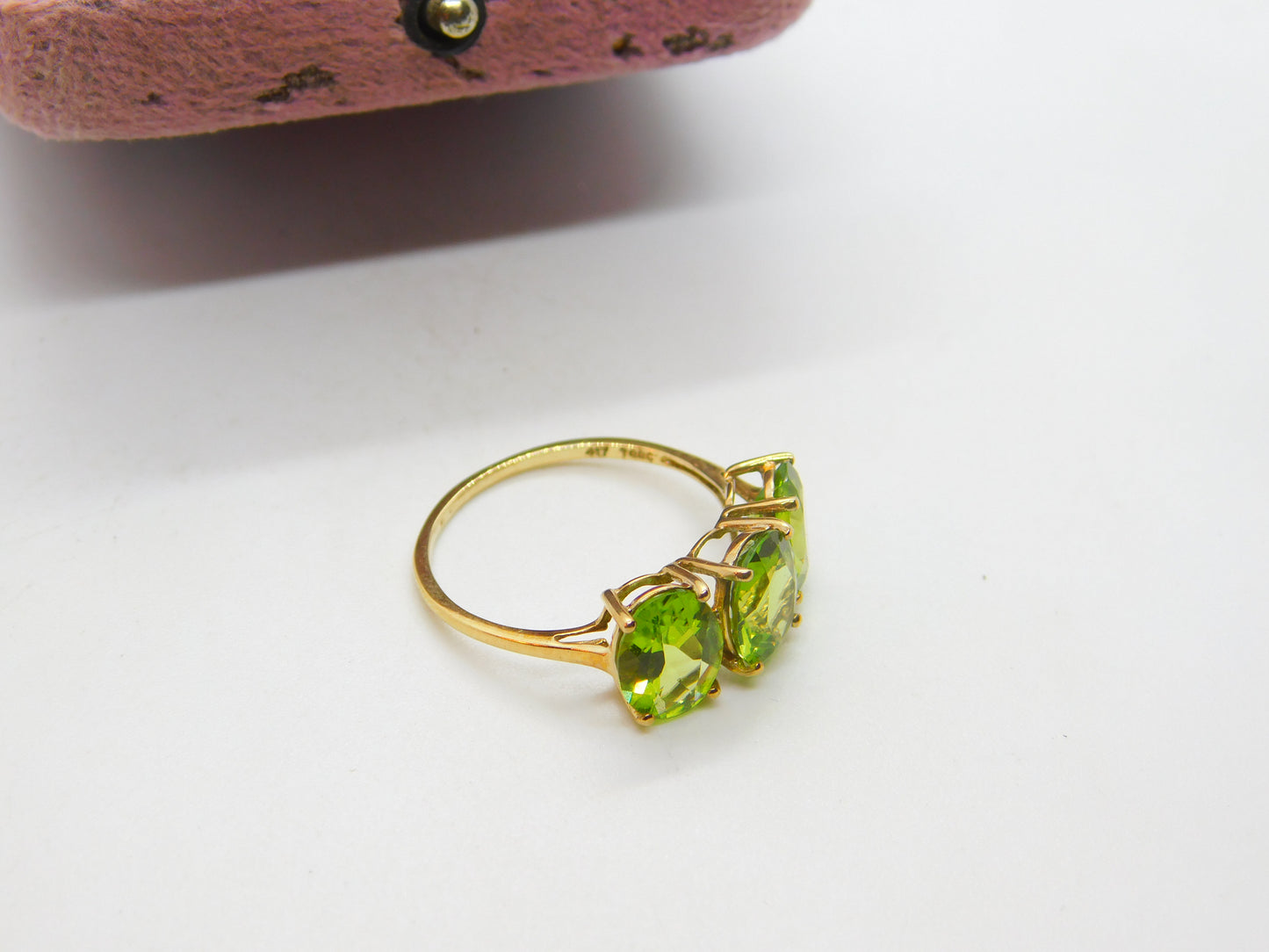 10ct Yellow Gold & Three Stone Peridot Band Ring Vintage c1990