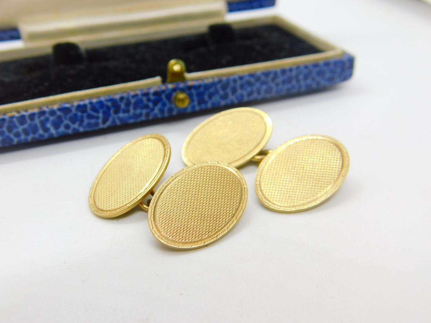 Pair of 9ct Yellow Gold Oval Form Engine Turned Cufflinks Antique 1928 Art Deco