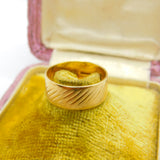 9ct Yellow Gold Feathered Pattern Essential Band Ring Vintage 1967 London