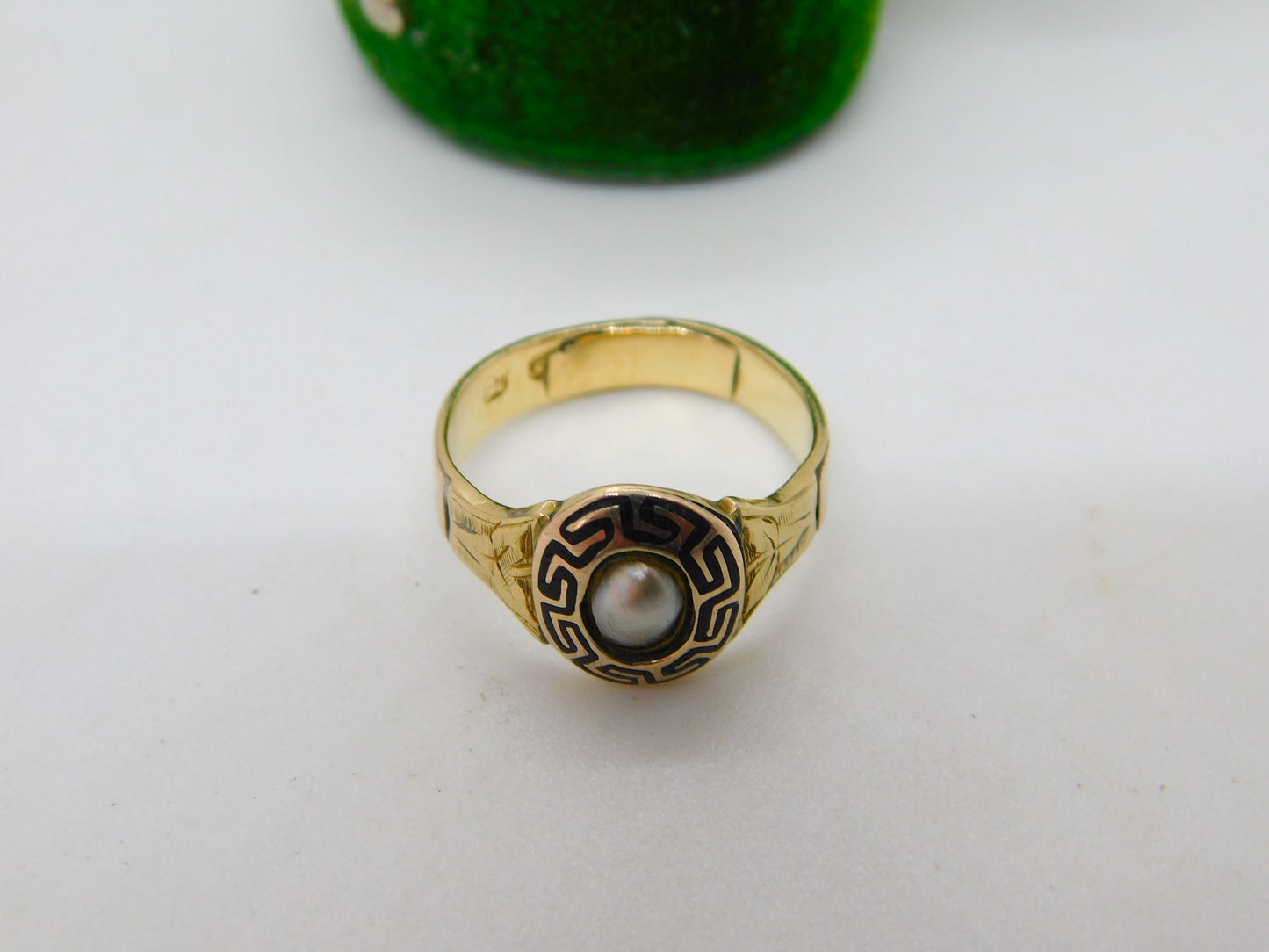 Victorian 9ct Gold, Black Enamel & Pearl Mourning Ring Antique 1864 Birmingham