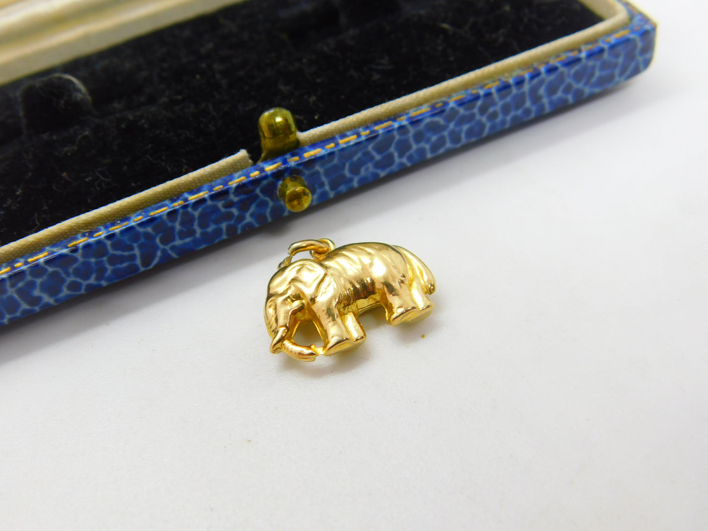 9ct Yellow Gold Walking Elephant Charm Pendant Vintage c1960